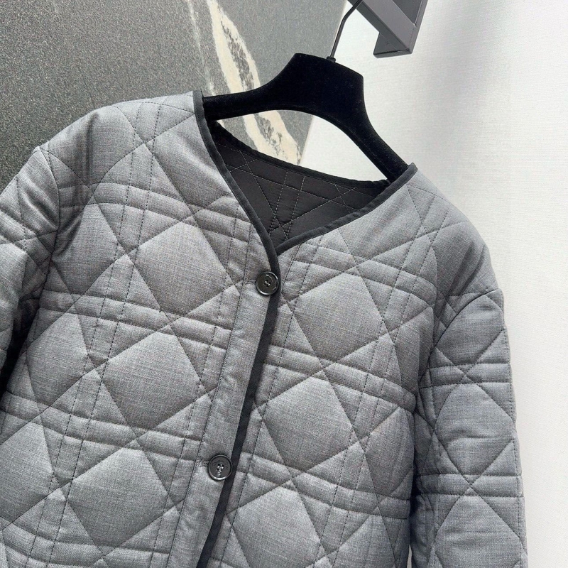 chr1st1an D10r outwear